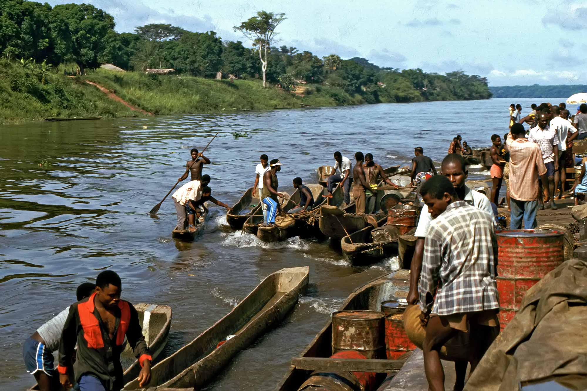 boat-ride-on-the-congo-river-zaire-africa