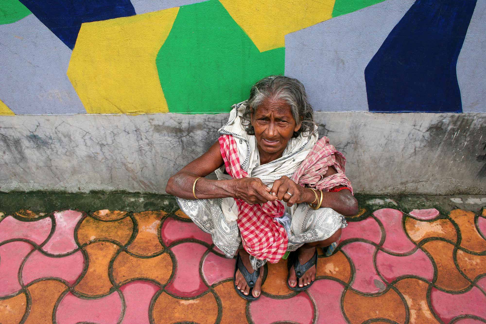 homeless-woman-kolkata-india