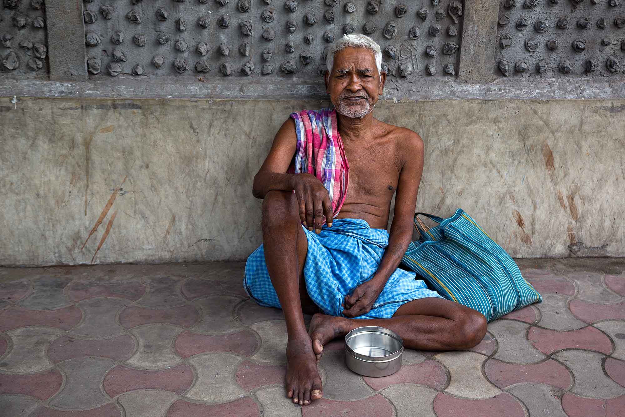 street-poverty-kolkata-west-bengal-india