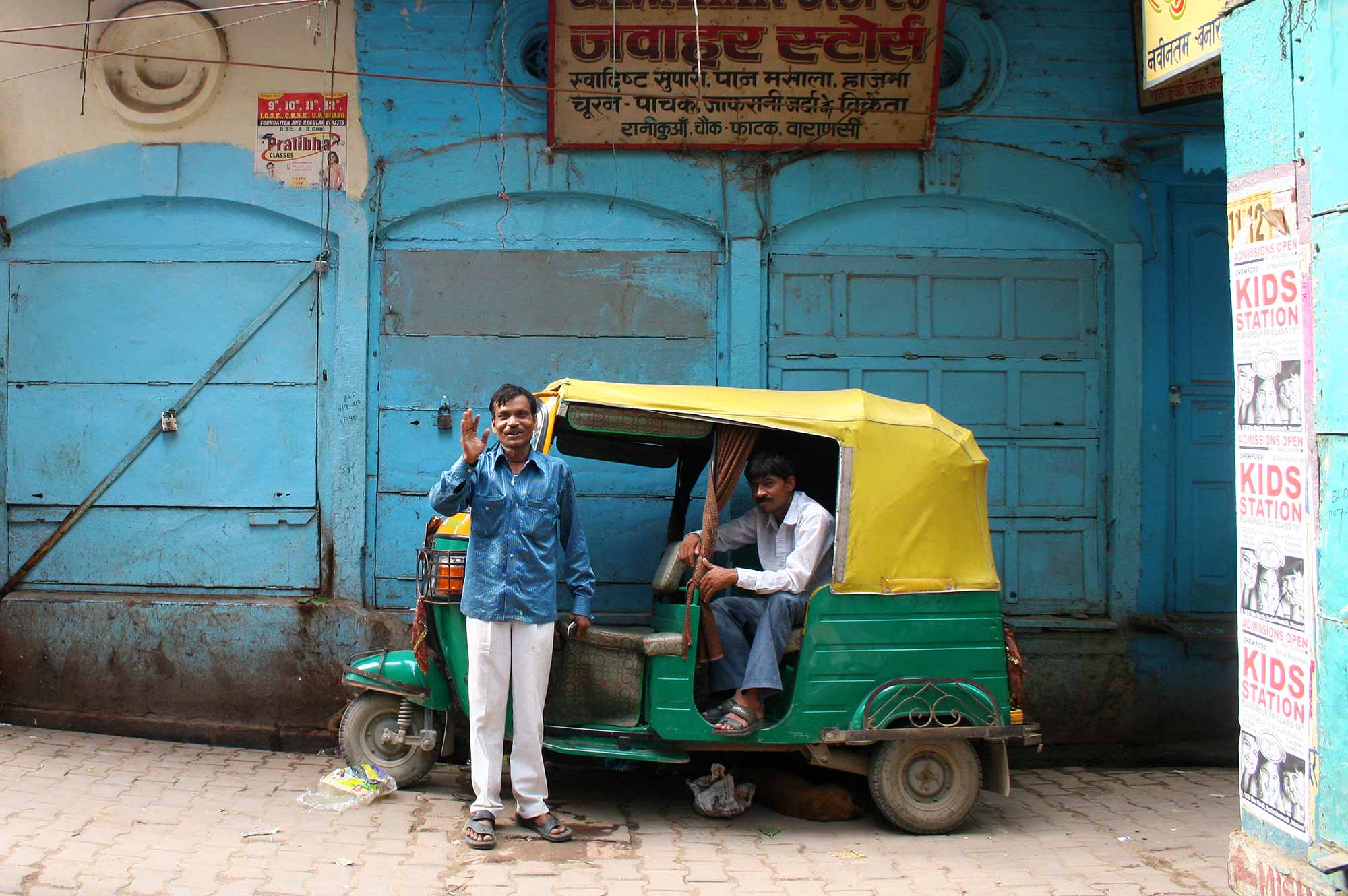 tuk-tuk-driver-varanasi-india