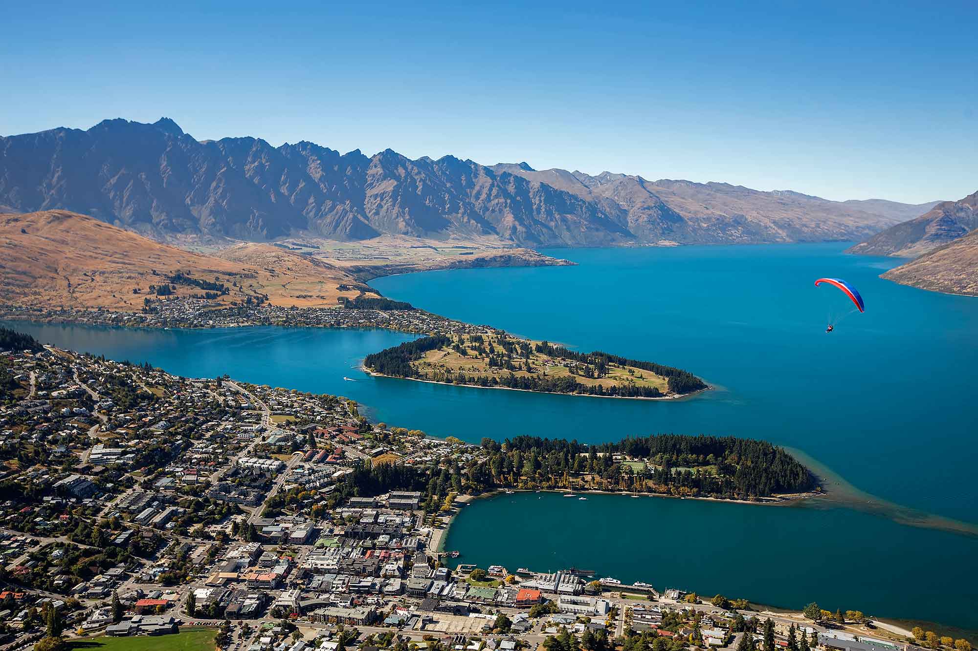 Queenstown on Lake Wakatipu, New Zealand. © Ulli Maier & Nisa Maier