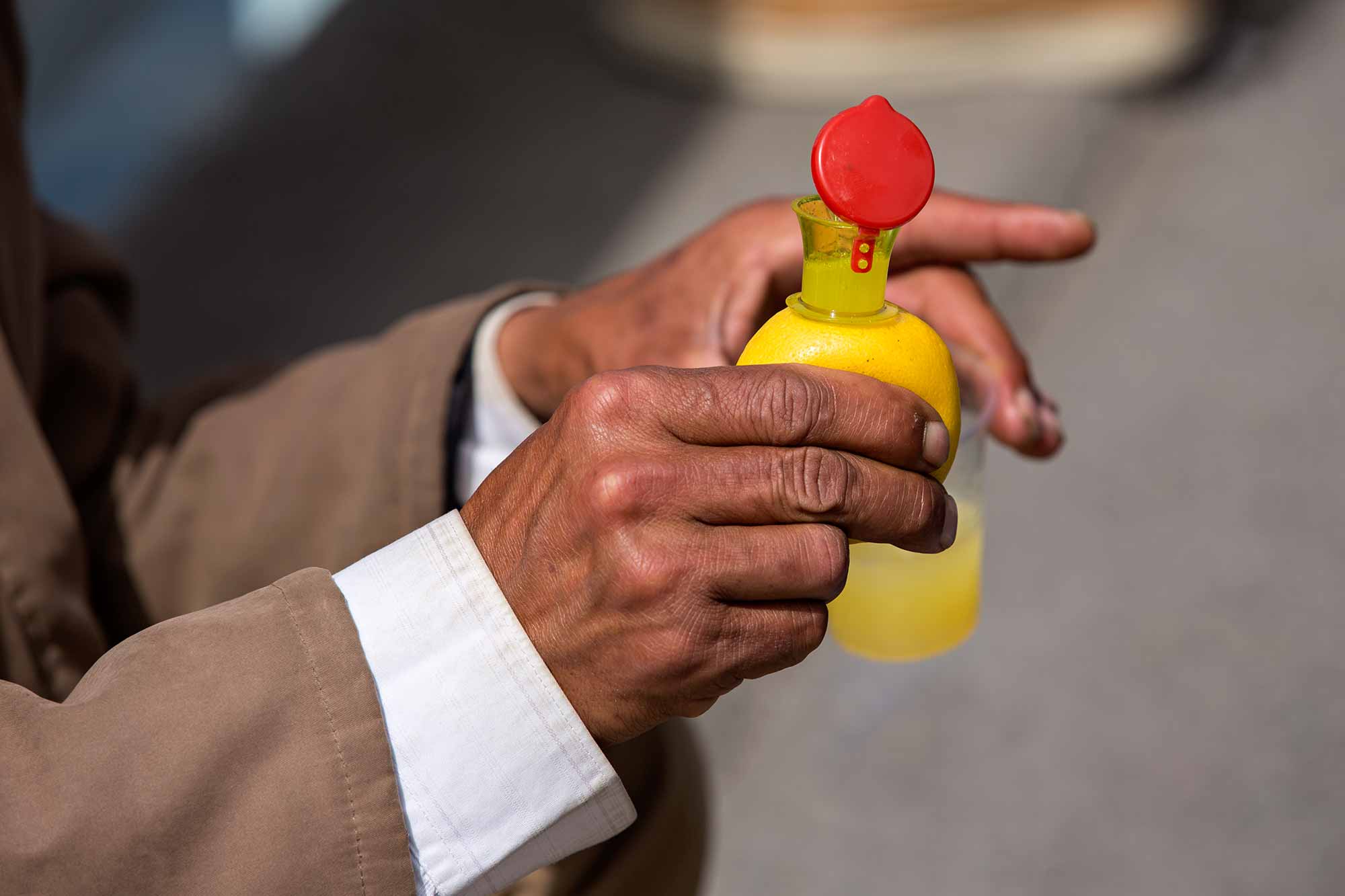 Street vendor in Istanbul, Turkey. © Ulli Maier & Nisa Maier