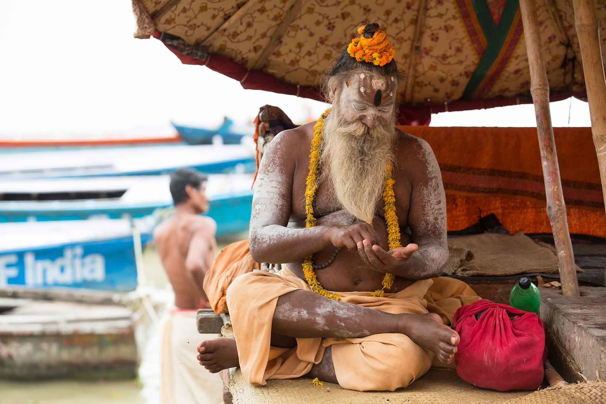 sadhu-varanasi-ganges-india