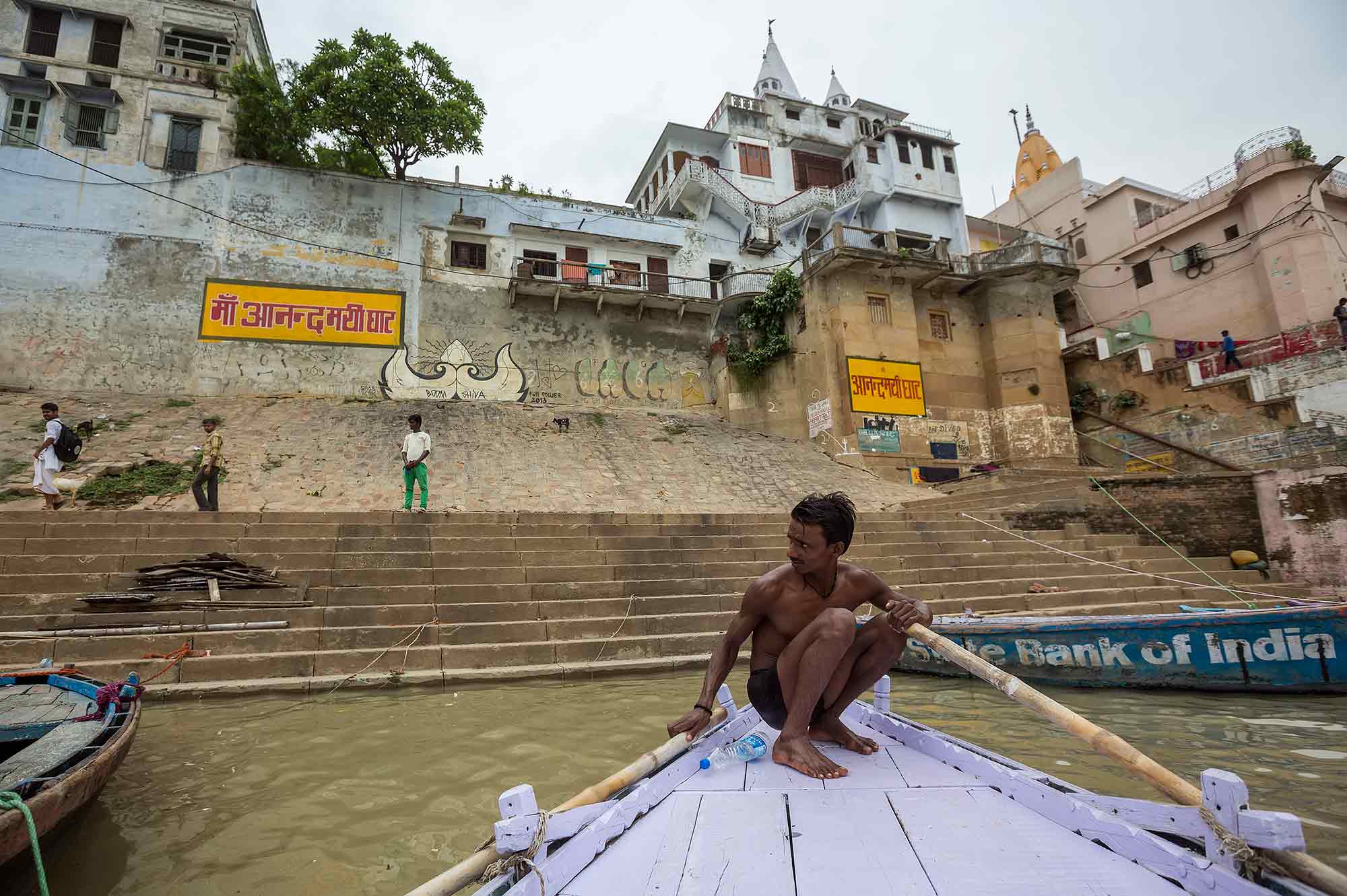 boat-ride-ganges-varanasi-india