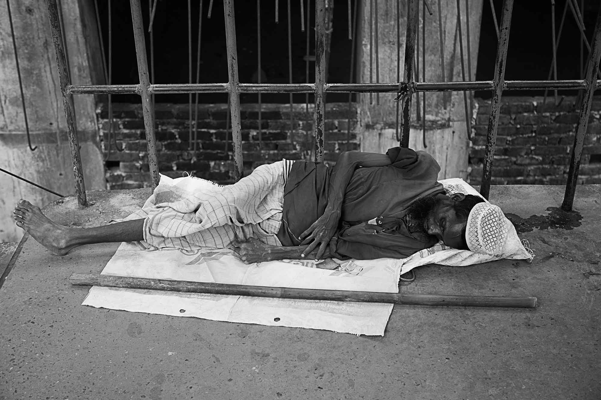 disabled-man-old-dhaka-streets-bangladesh