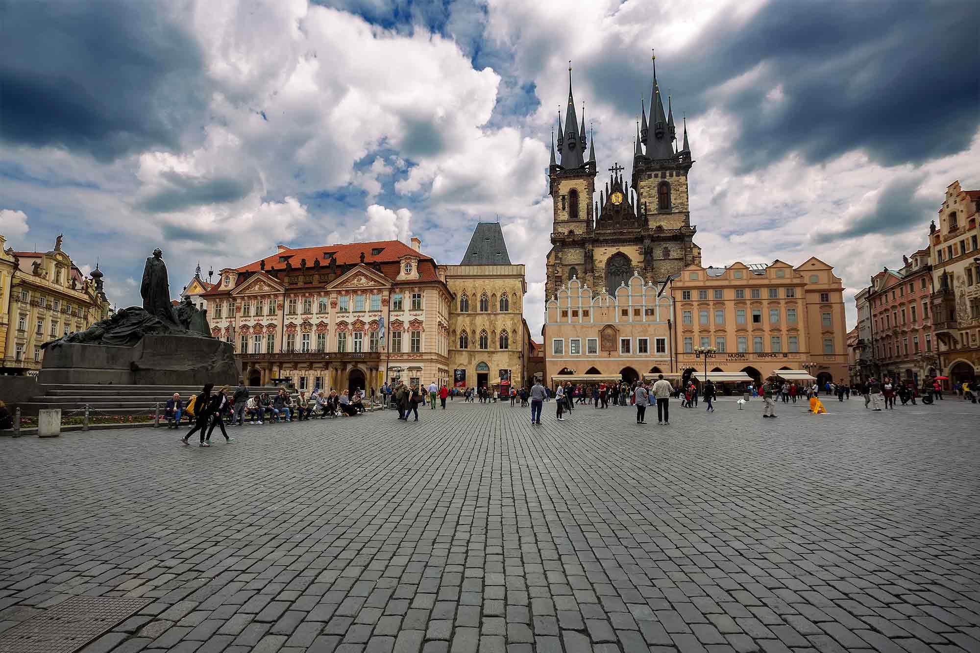 prague-old-town-spare-tyn-church-czech-republic