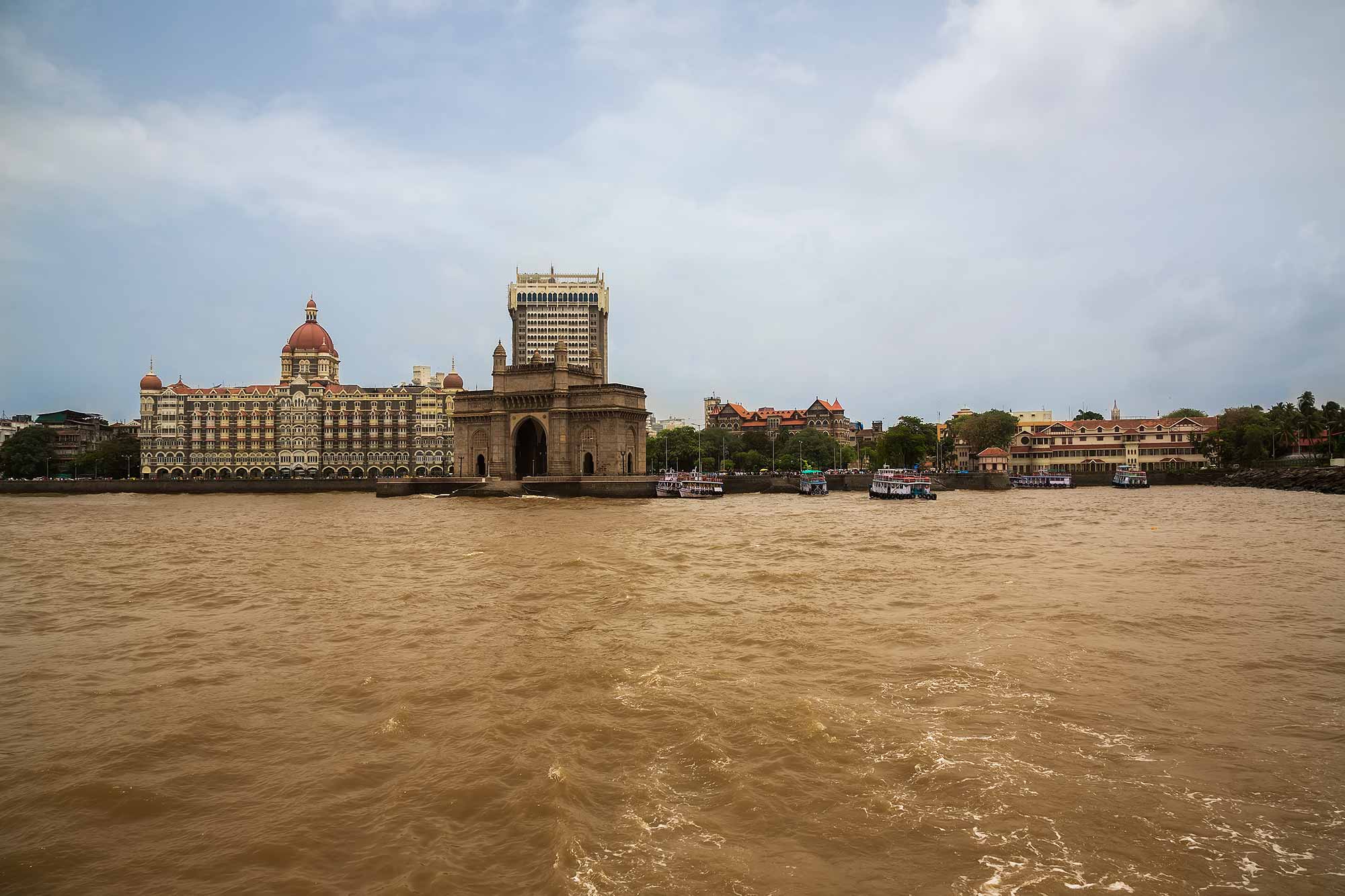 gateway-of-india-taj-mahal-hotel-mumbai-india