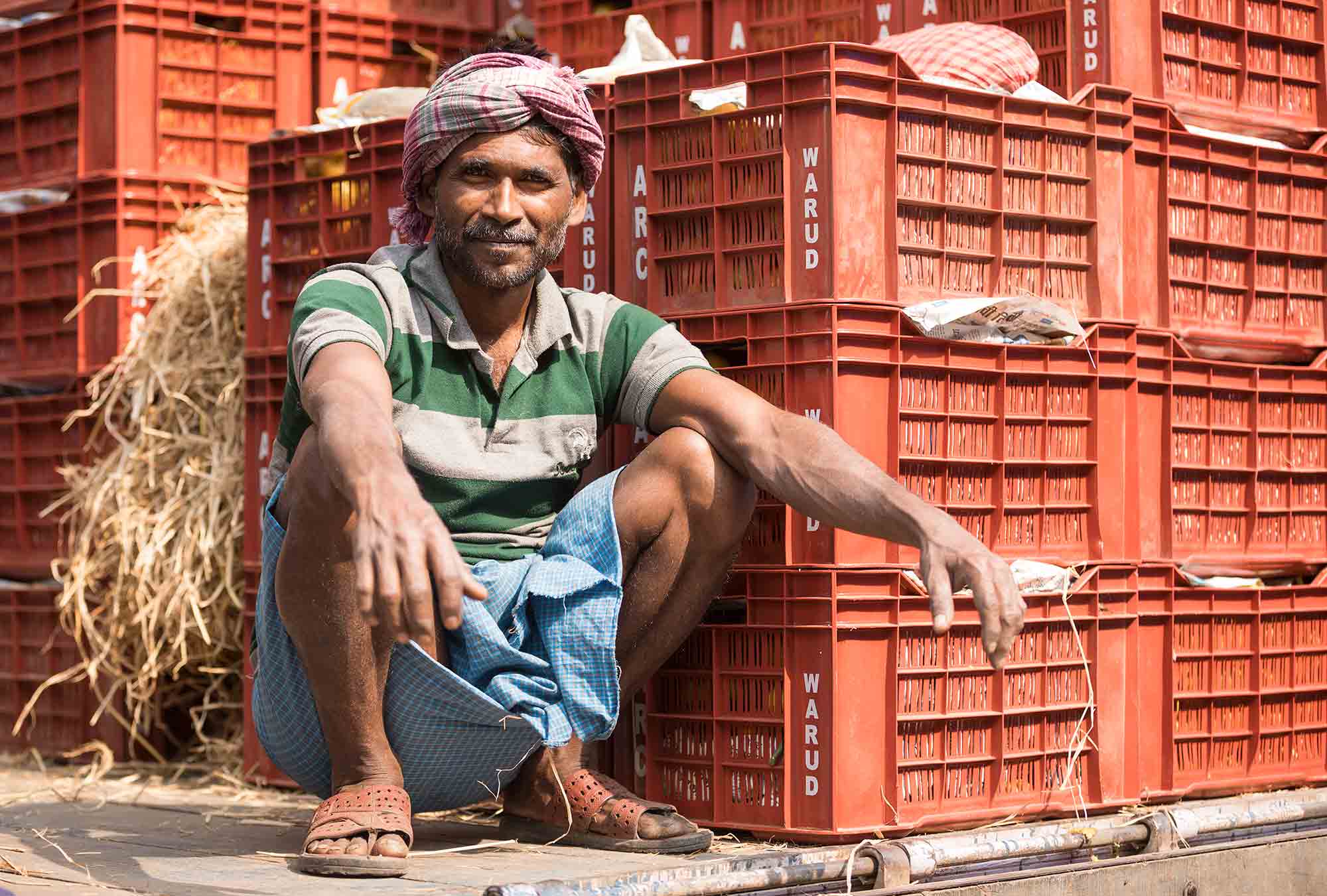 Mechhua-Fruit-Market-man-kolkata-india