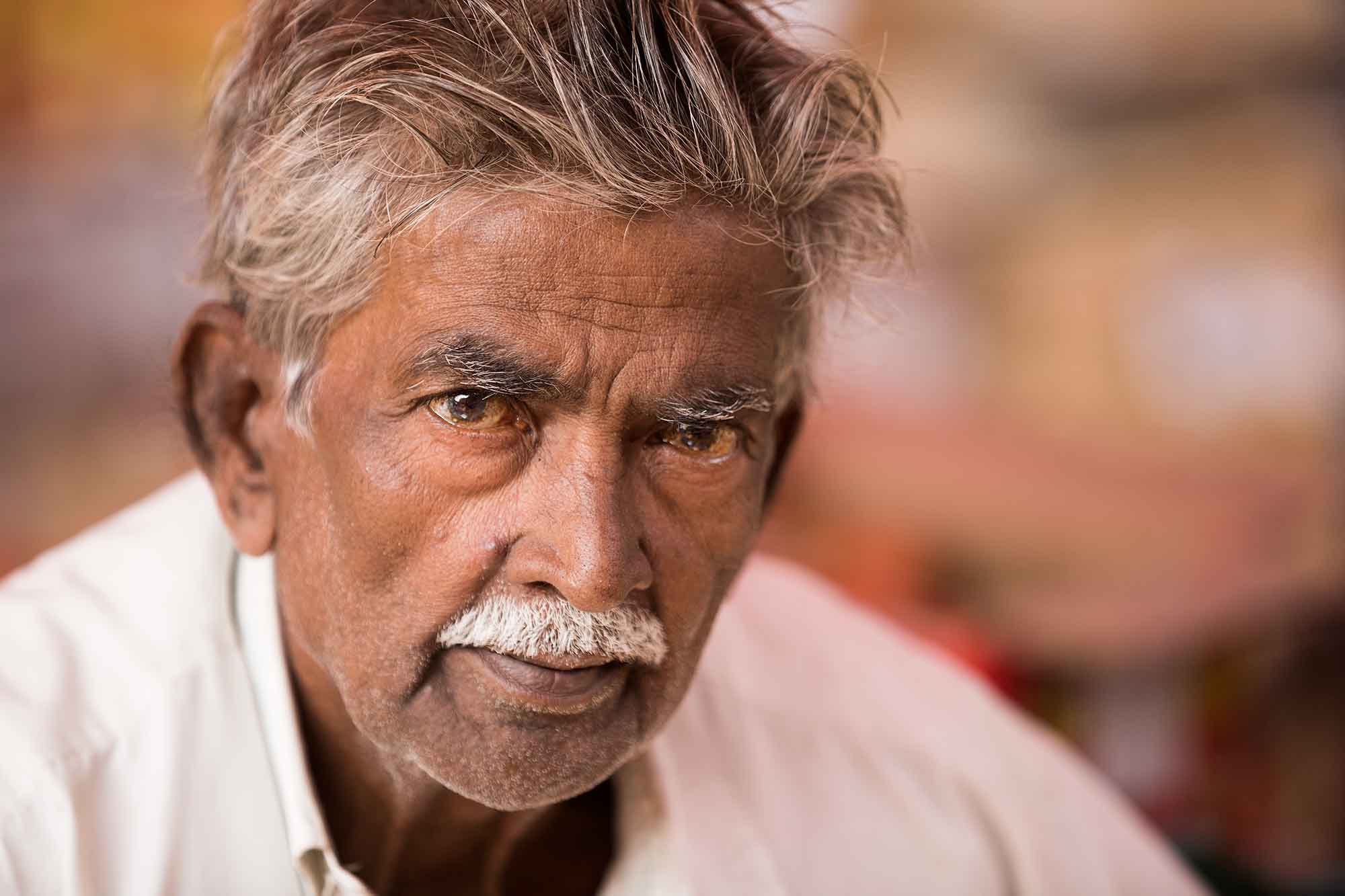 portrait-Mechhua-Fruit-Market-man-kolkata-india