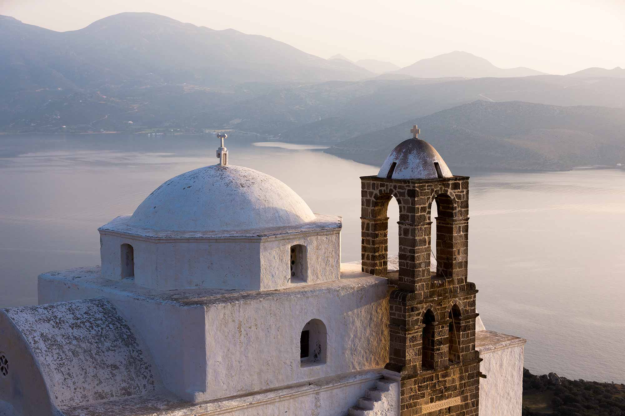 The sunset up on Plaka Castle in Milos sure is one for the books. © ULLI MAIER & NISA MAIER